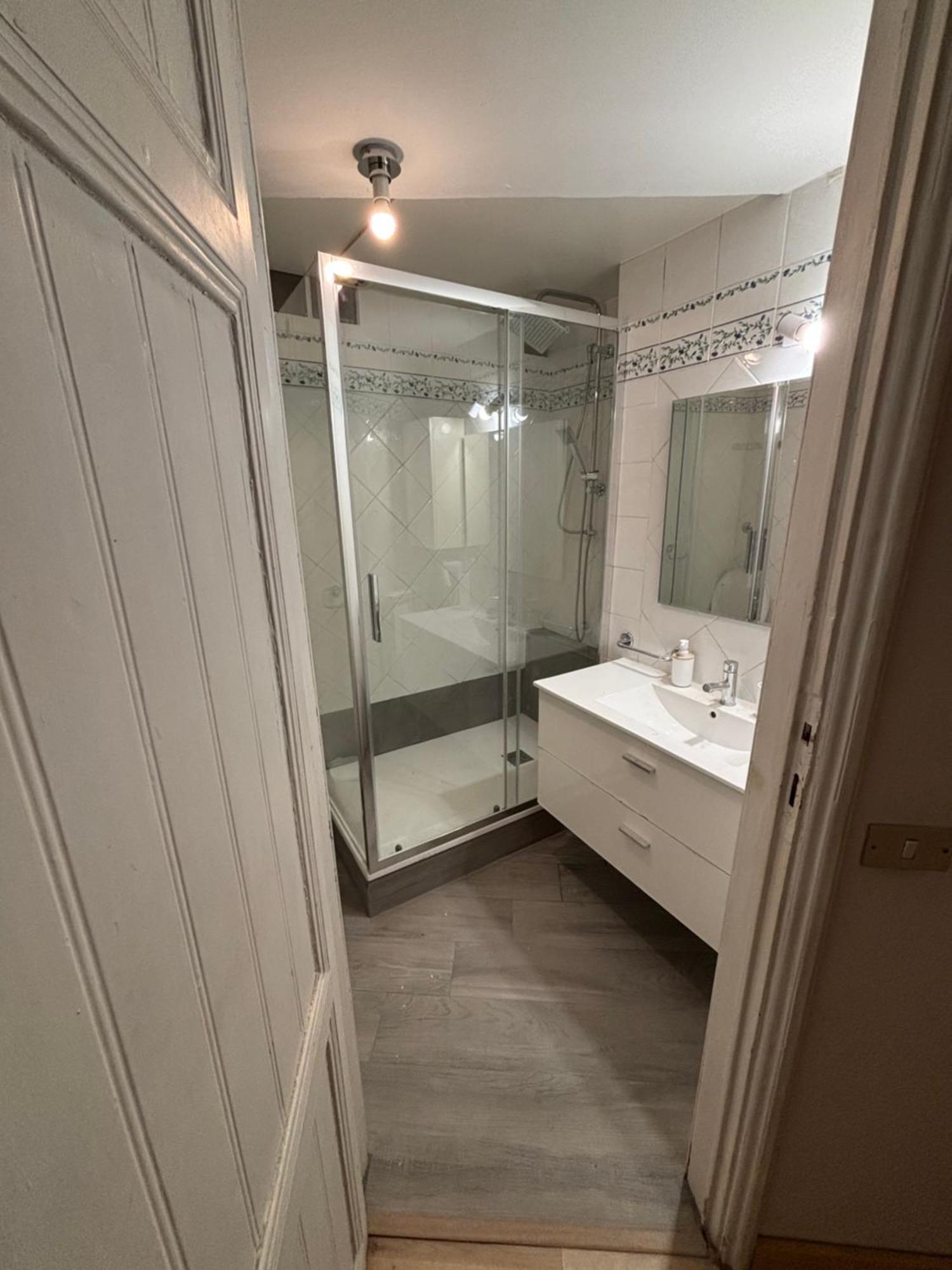 Liberty House Apartment Rom